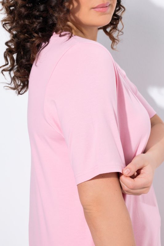 Essential V-Neck Stretch Tee