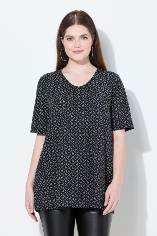 Traditional Print Short Sleeve V-Neck Tee