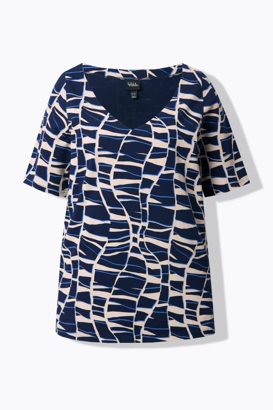 Geometric Wave Print Tee