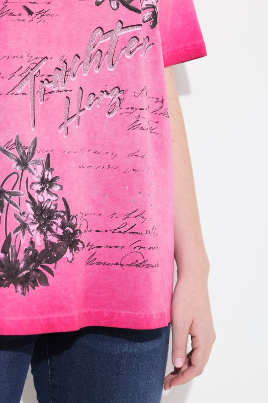 Traditional Heart Short Sleeve Graphic Tee