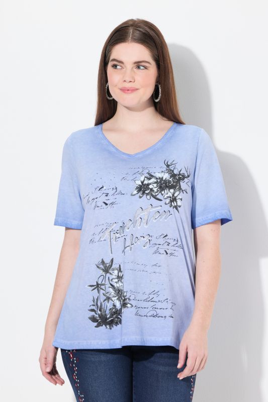Traditional Heart Short Sleeve Graphic Tee