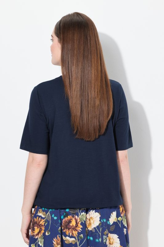 Embroidered Flower Short Sleeve Tee