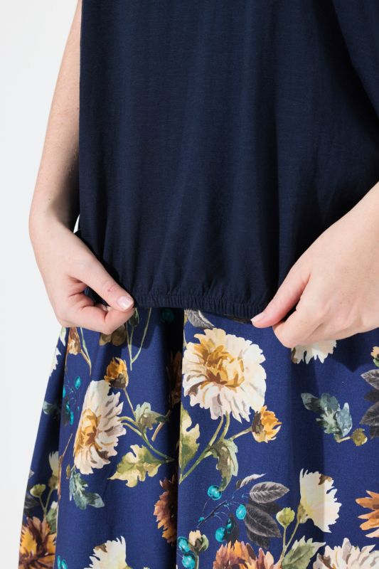 Embroidered Flower Short Sleeve Tee