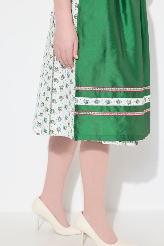 Рокля Dirndl със сърцевидно деколте