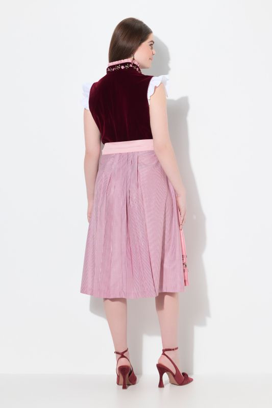 Рокля Dirndl с бродирани акценти