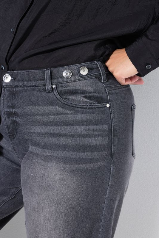 Stretch Fit Barrel Jeans