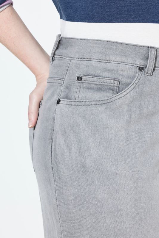 Embroidered Wide Leg Fringed Hem Jeans