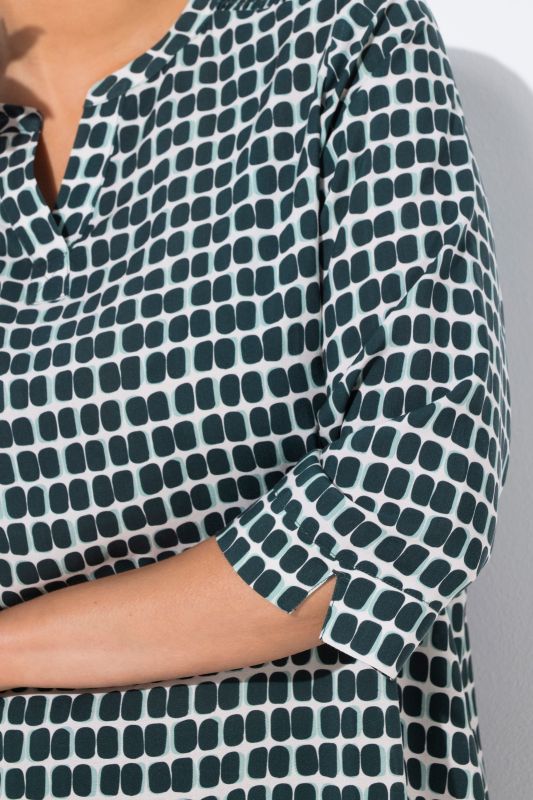 Graphic Print 3/4 Sleeve Satin Blouse