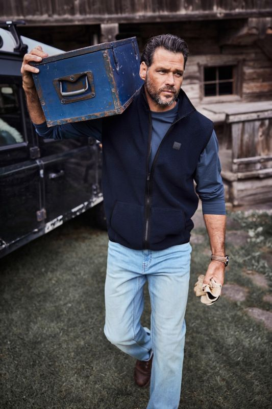 Fleece gilet stomach fit