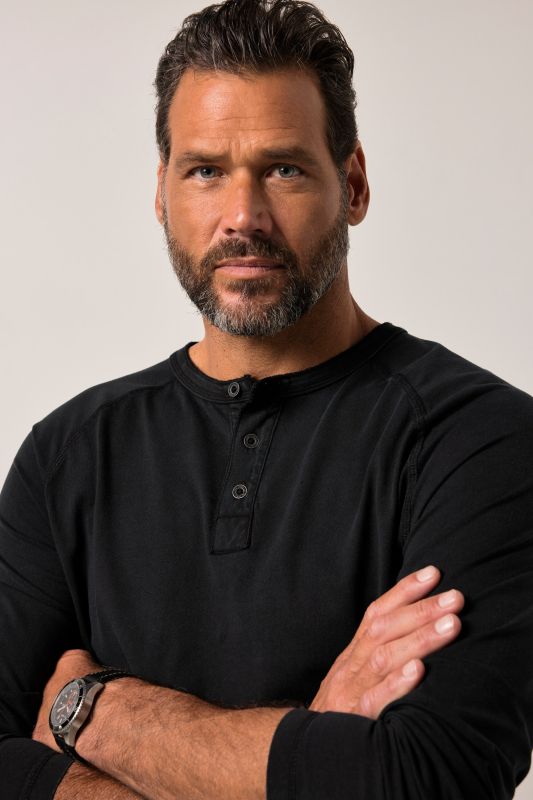Long-sleeved Henley