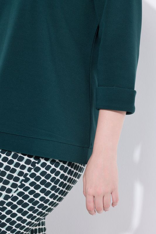 Lightly Textured 3/4 Sleeve Tee