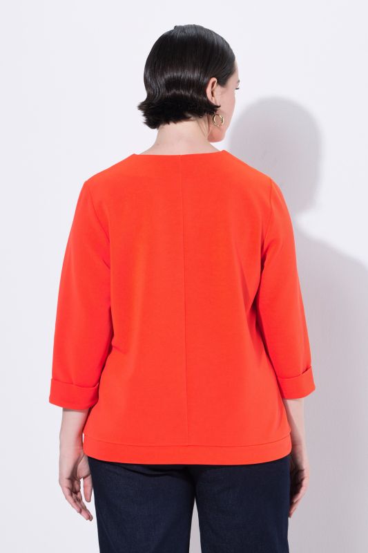 Lightly Textured 3/4 Sleeve Tee