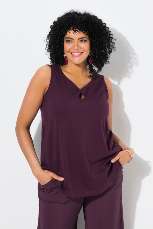 Keyhole Cutout Sweetheart Neckline Tank Top