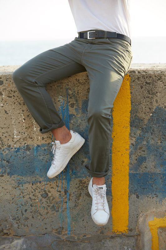 Stretch Fabric Adjustable Leather Metal Closure Belt