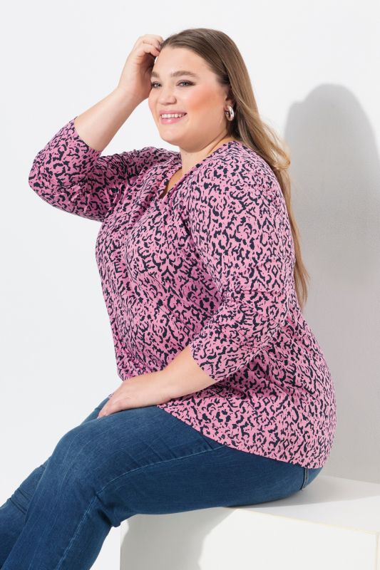 Тениска с геометричен мотив