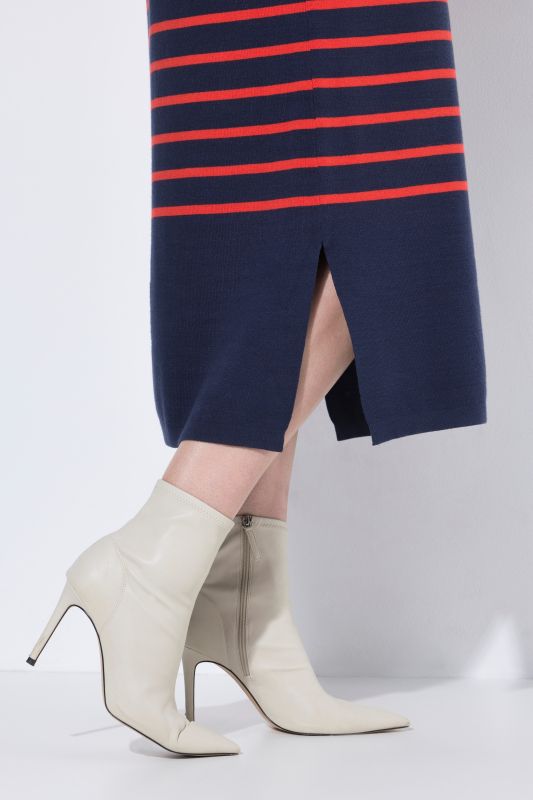 Рокля с райета