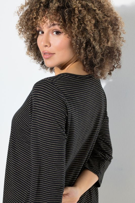 Тениска с бляскави райета