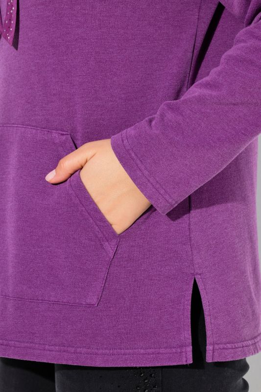 Суитчър с качулка и бляскави камъчета