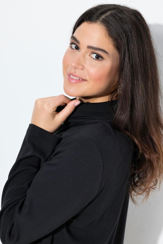 Тениска с яка рипсена