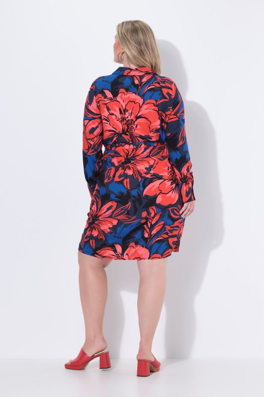 Рокля с контрастни цветя