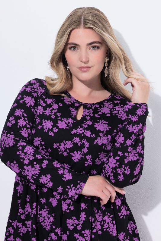 Рокля с флорален принт и джобове