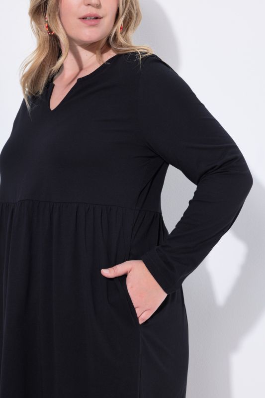 Рокля с джобове и А - линия