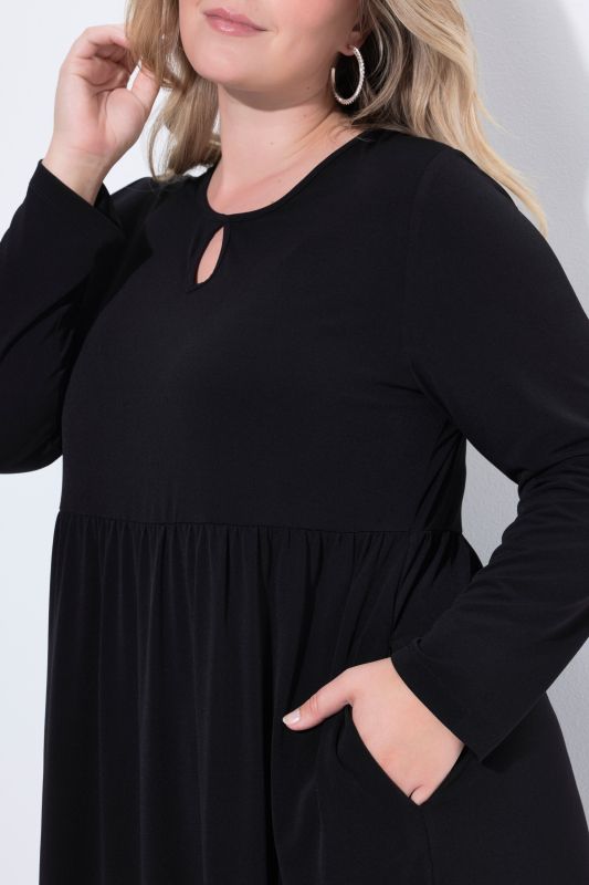 Рокля с модерна визия