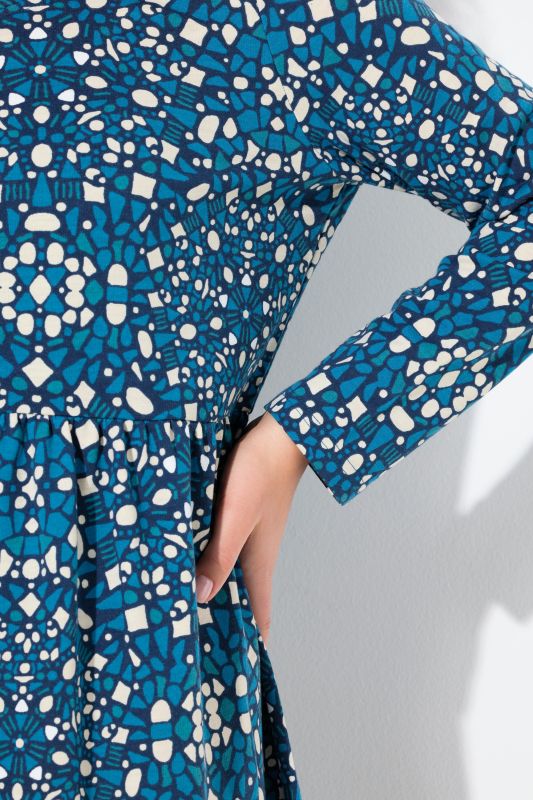 Рокля тип суитчър с геометричен принт