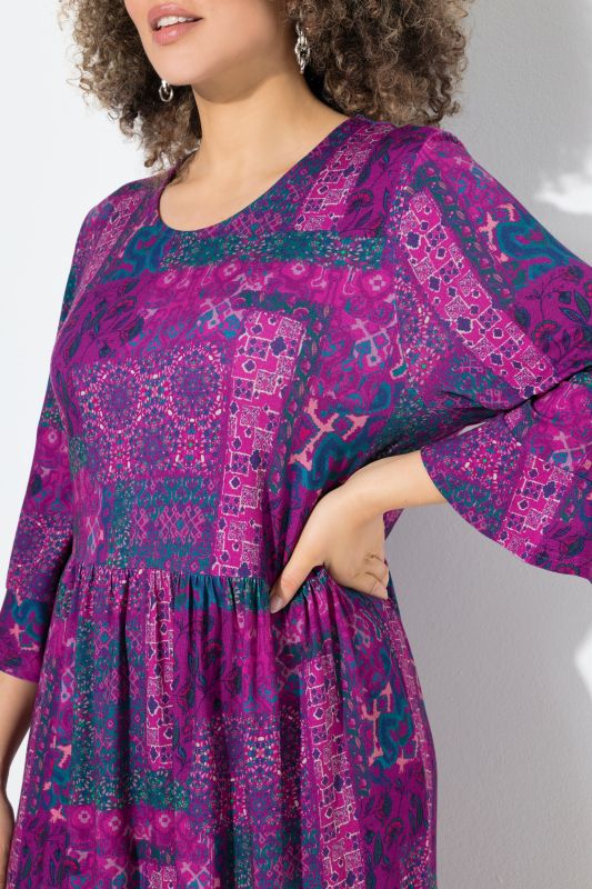 Рокля с пач принт