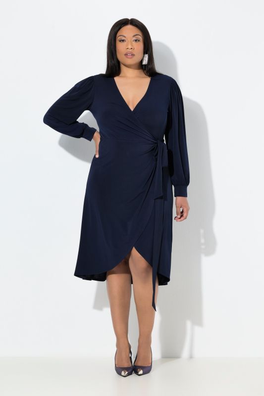 Рокля с колан тип прегърни ме