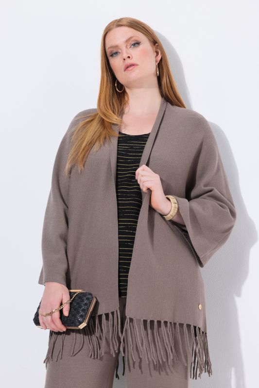 Жилетка плетена с ресни на подгъва