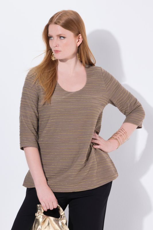 Тениска с бляскави вълни