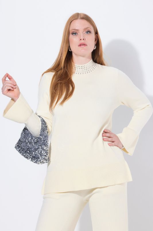 Пуловер с висока яка