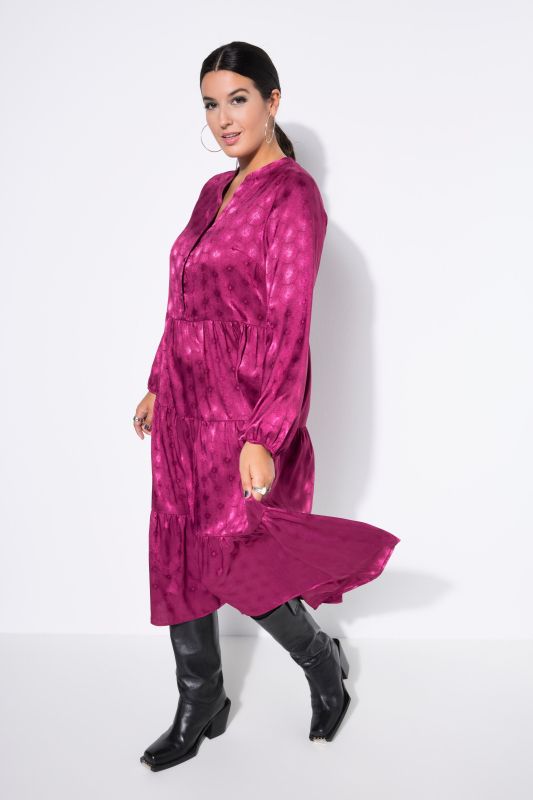 Рокля с модерен принт