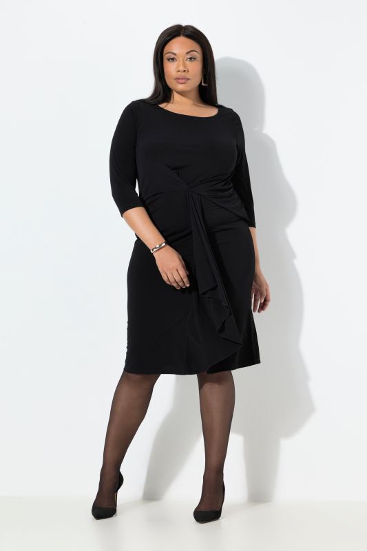 Рокля с драпирани акценти