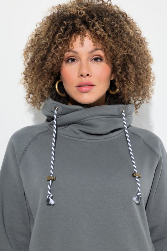 Суитчър с яка и връзки