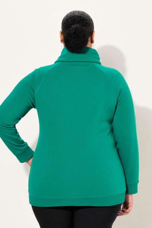 Суитчър с яка и връзки