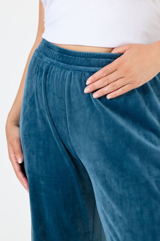 Панталон с велурена визия и еластична талия