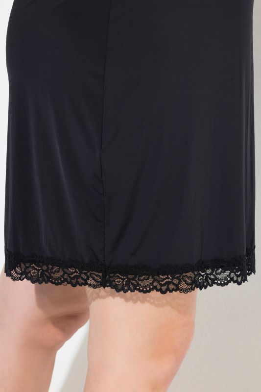 Подплата за рокля с дантелено деколте