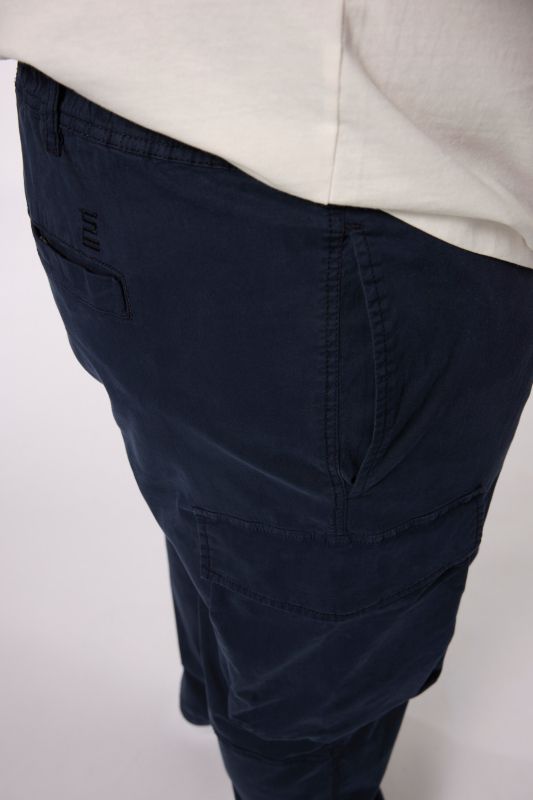 STHUGE cargo pants, stomach fit