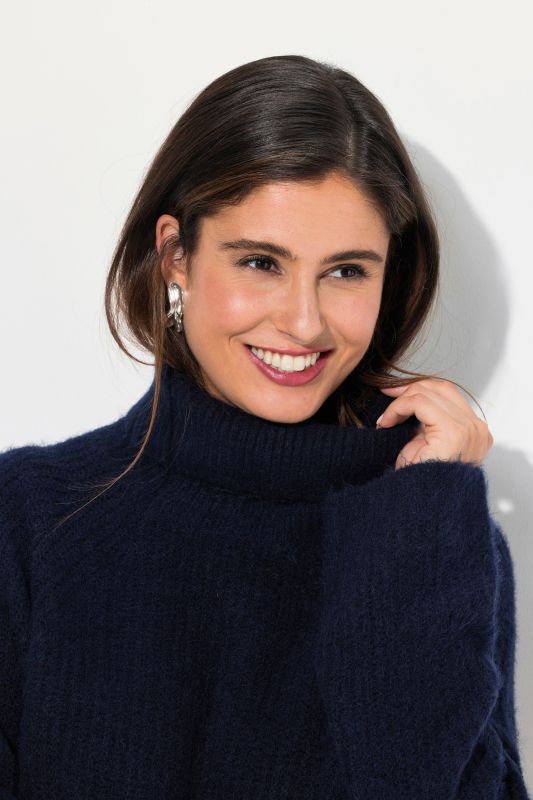 Ribbed Knit Turtleneck Sweater