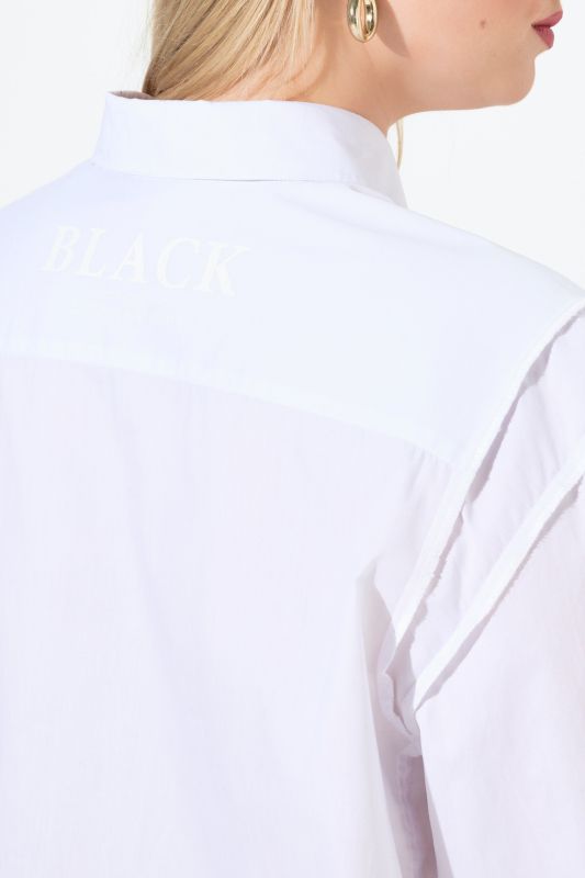 Риза с декоративни шевове