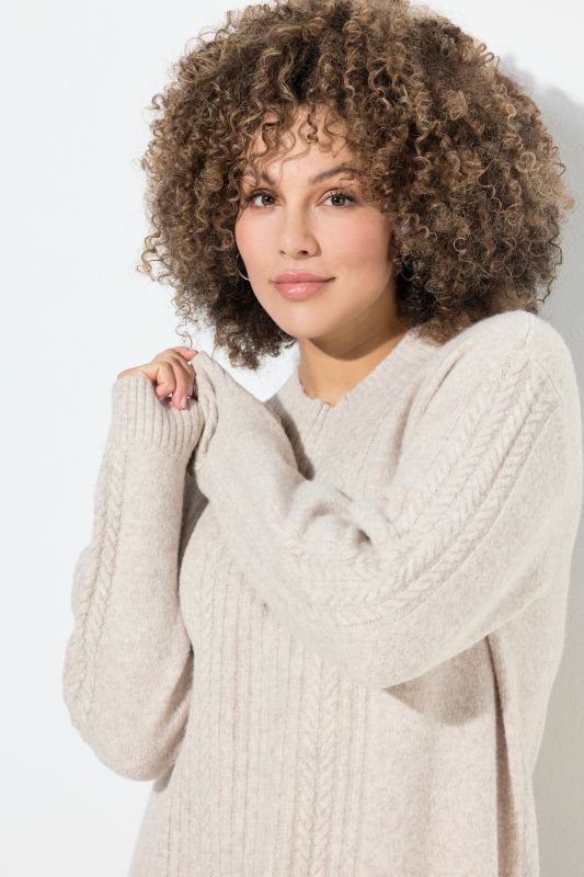 Рокля с модерна плетка