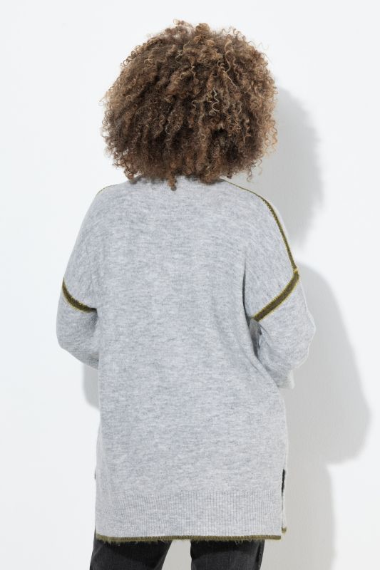 Пуловер с декоративни шевове