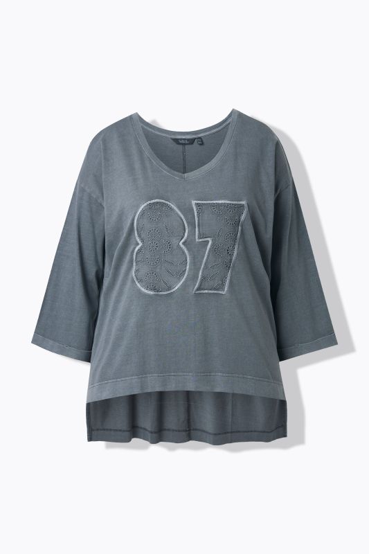 Тениска с надпис и графичен дизайн