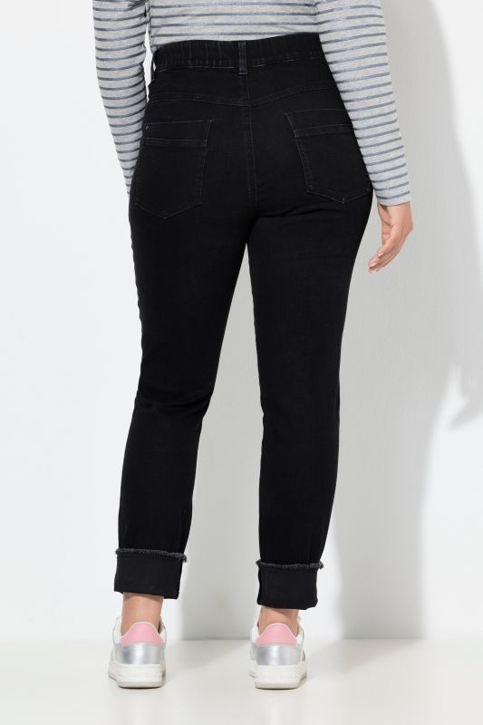 Дънки с тясна кройка