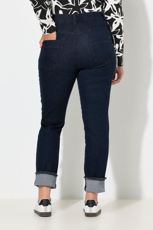 Дънки с тясна кройка