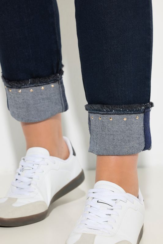 Дънки с тясна кройка