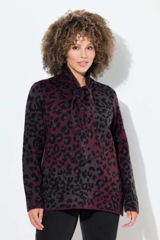 Пуловер с леопардов принт