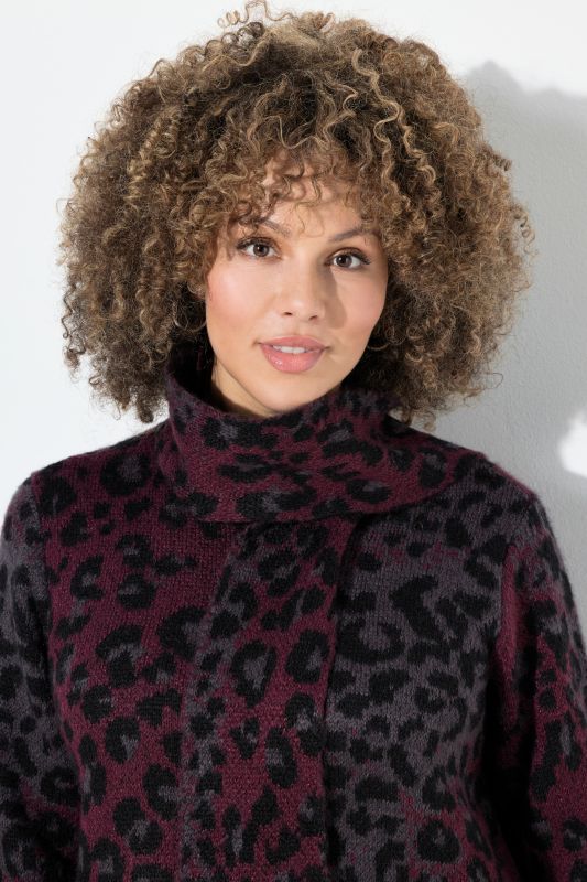 Пуловер с леопардов принт